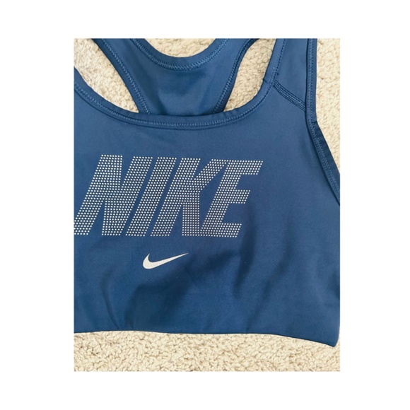 Women’s Nike Gym Set - Picture 4 of 12